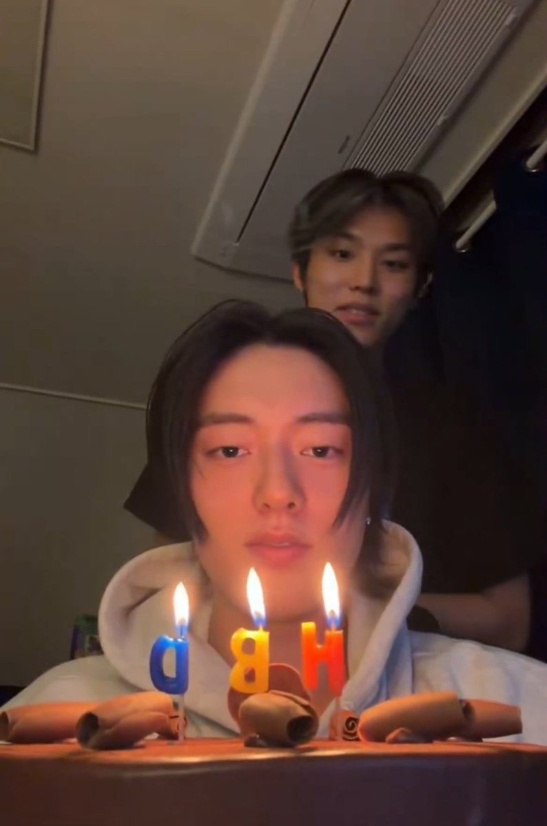 kasᰔᩚ tweet media