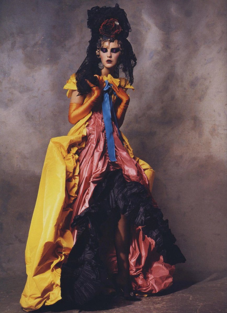 La Mode Unknown tweet media