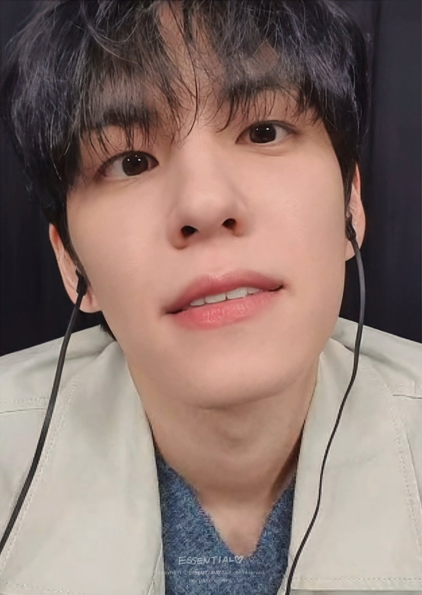 ᴇꜱꜱᴇɴᴛɪᴀʟ tweet media