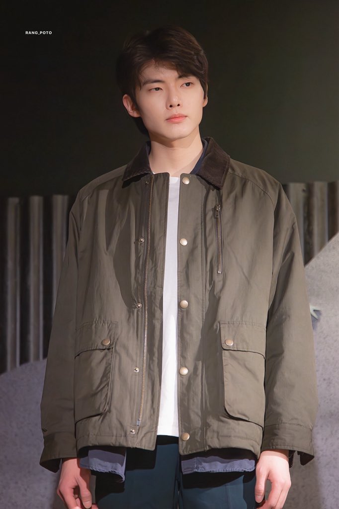 rang_poto's tweet photo. 260404 낮 연극 정희 커튼콜

#강은빈 https://t.co/tMQMRo84tI
