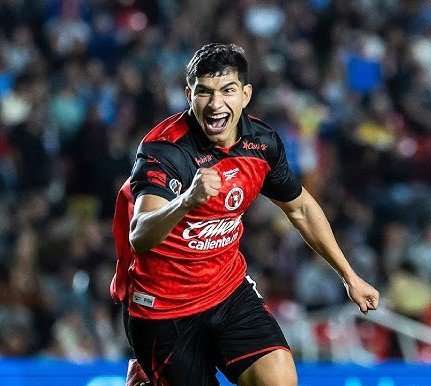 Statiskicks tweet media