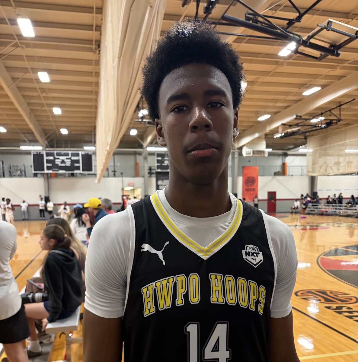 OTRHoops's tweet photo. OTR X Hoop Seen Main Event 

HWPO 17U is a force on the circuit this season.

‘27 PG Brandon Bell shoots it &amp; handles it like an expert

‘27 G Christopher Mitchell is a tough cover on the 2nd side wing reversal 

‘28 Seven Rashad uses his size to clean the glass / start break https://t.co/IODalVrCdO
