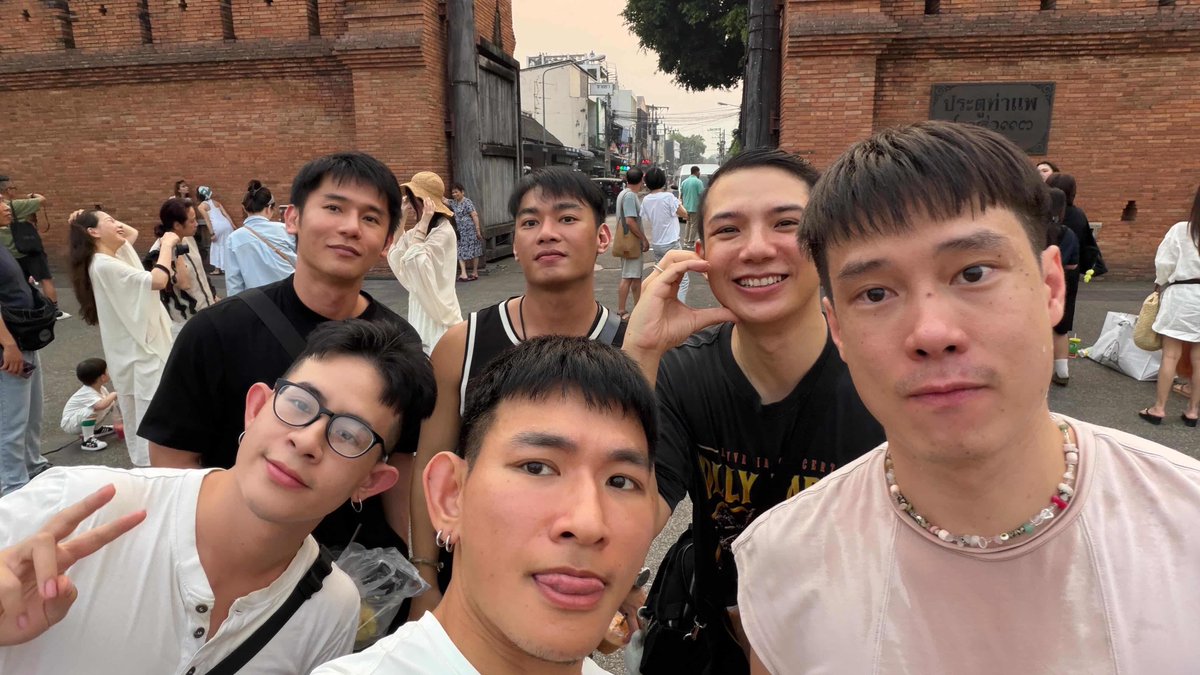 ฮ่องเต้ที่เป็นหมอนวดอะ tweet media