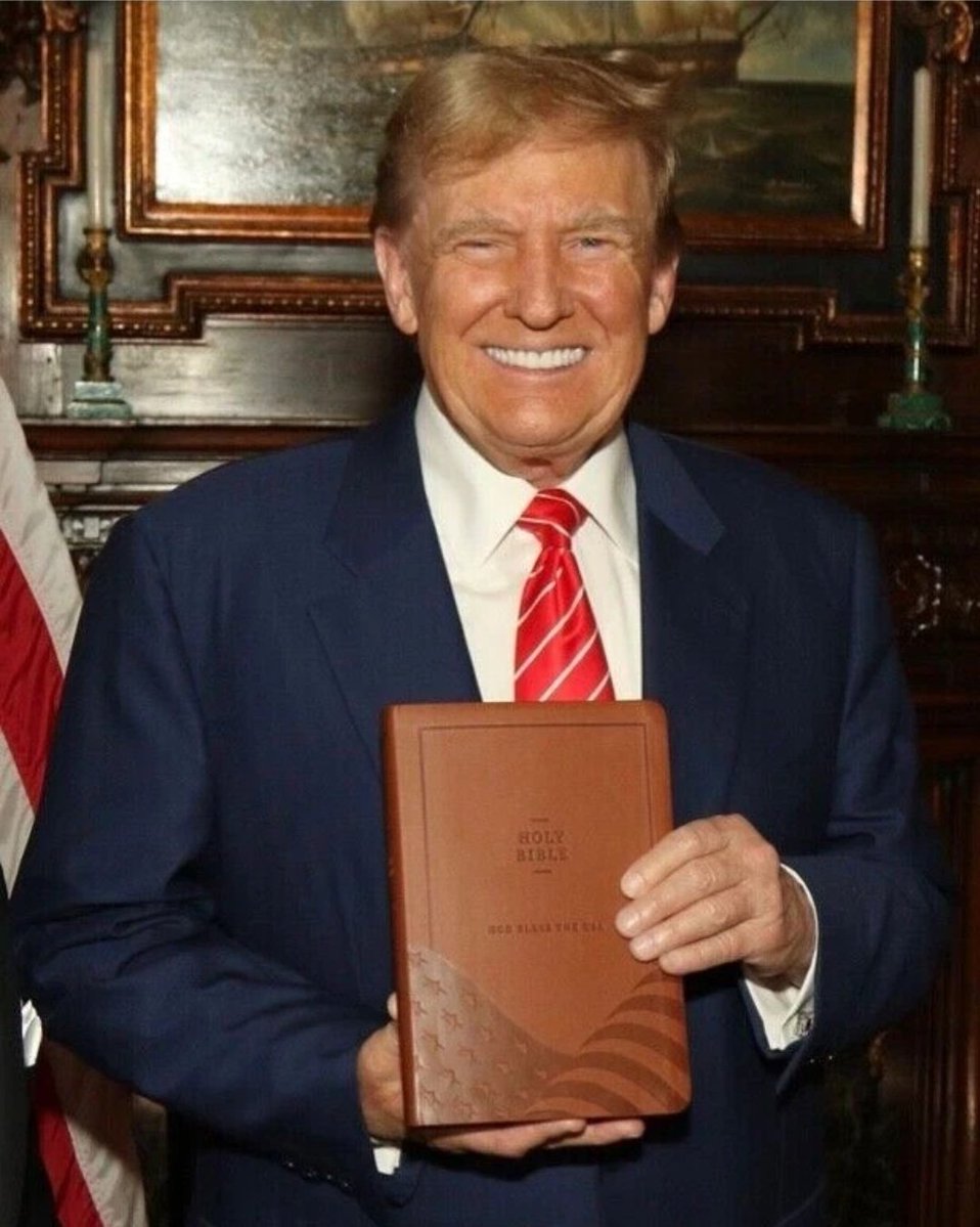 Easty Bee tweet media