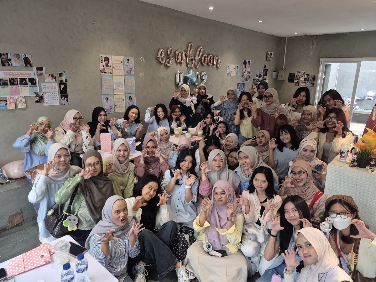 ESWBLOOM – Twenty Five : Twenty Four tweet media