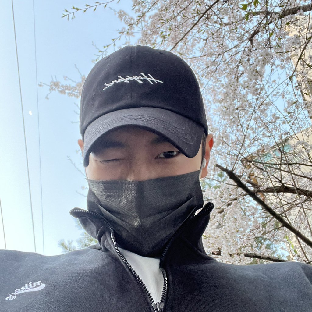 솸님별님 tweet media