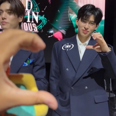 Yeay ganti pp akwkwkwkw