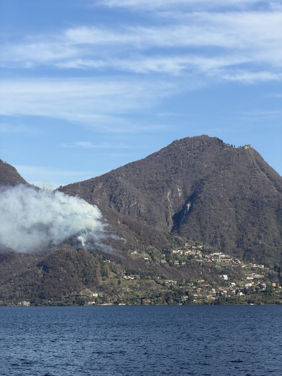 obikela's tweet photo. Fire at Monte Vararo #Laveno https://t.co/4XyTGNQCS9