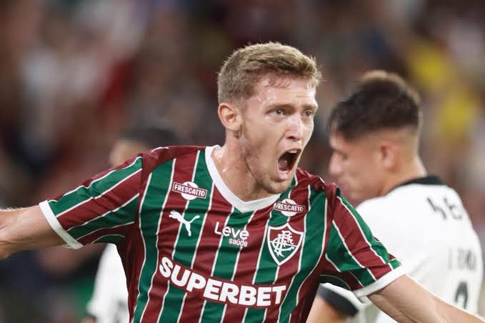 FluResenha tweet media