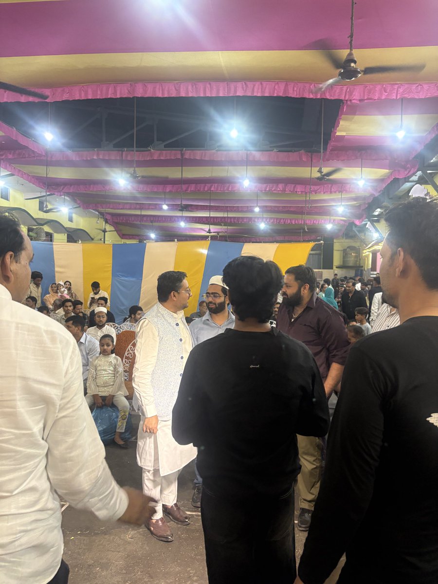 drmerajhusain's tweet image. अमरोहा में अपनों के साथ। #Amroha
