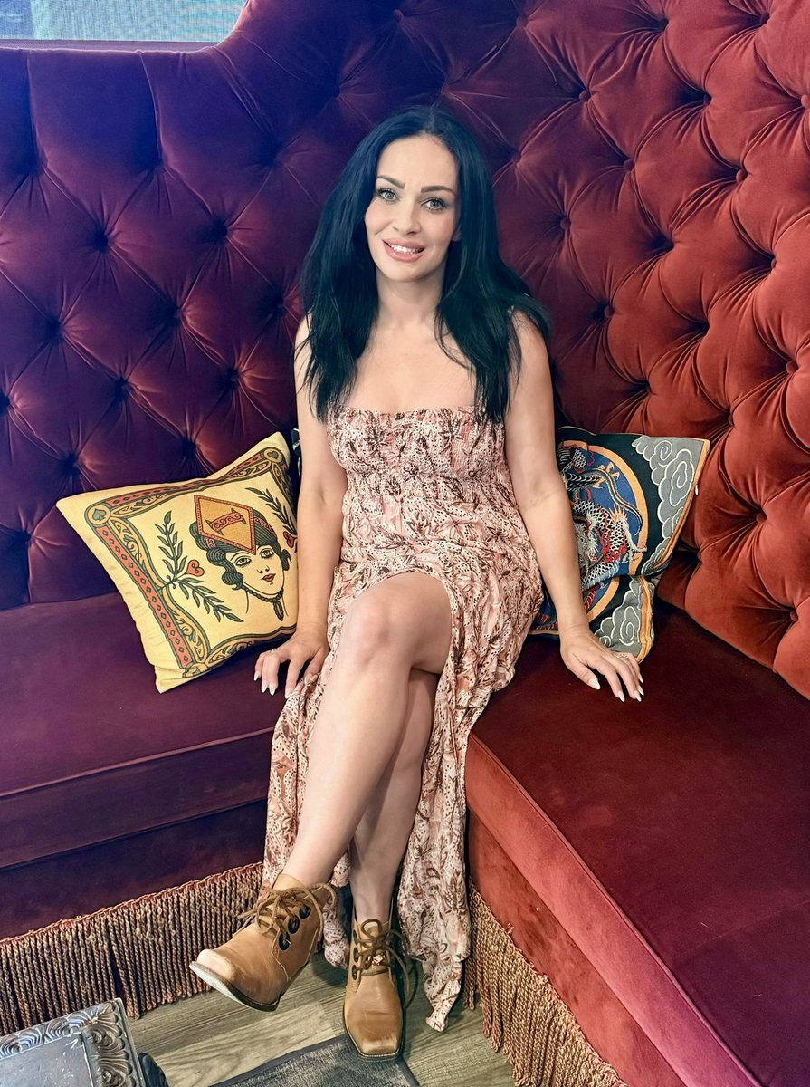 trashchampagne's tweet image. Proud to say it’s been 10 years since my last drink!

#sobriety #sober