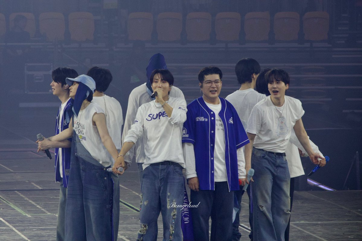 kelly 켈리 tweet media