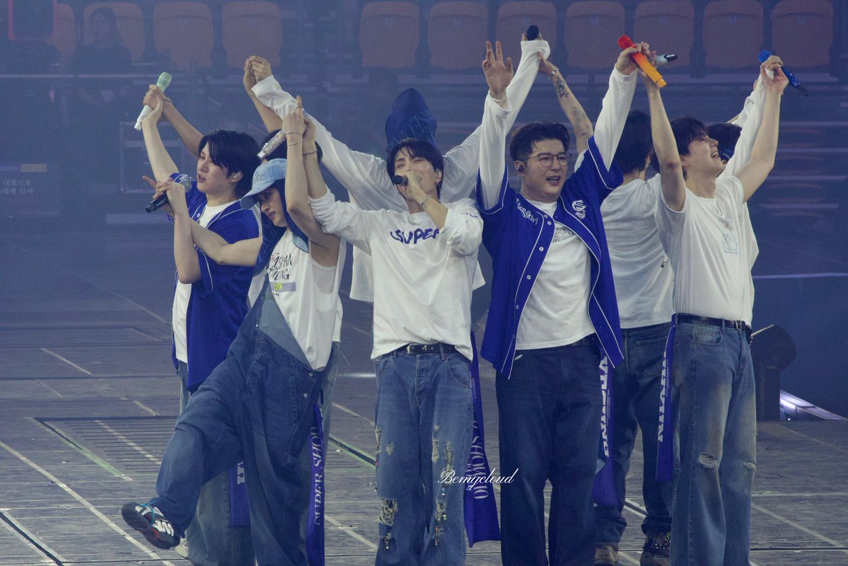 kelly 켈리 tweet media