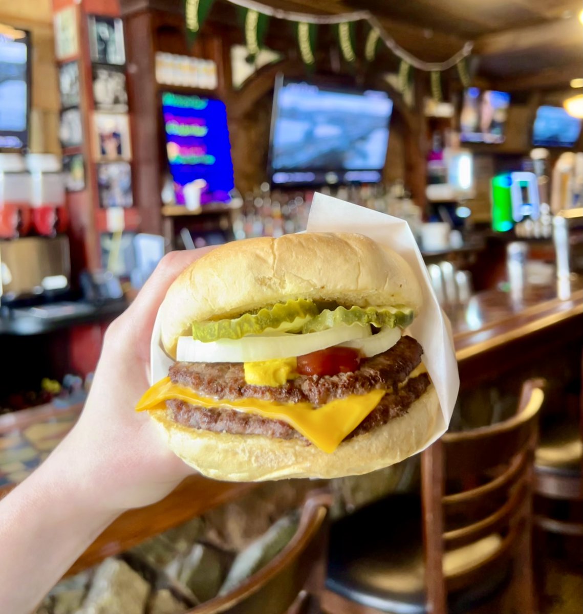 Billy Goat Tavern tweet media