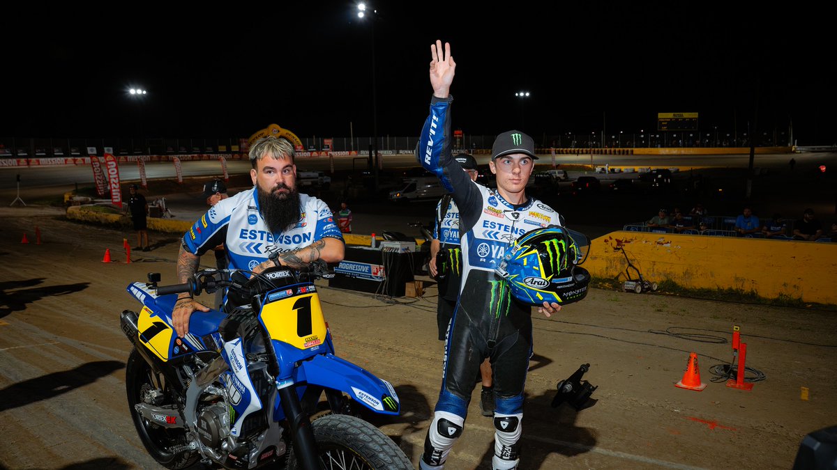 AmericanFlatTrk's tweet photo. Raise your hand if you are ready for flat track to take over California โ
#FlatTrack #AmericanFlatTrack #VenturaST #SilverDollarST https://t.co/WrCRKzvwG6