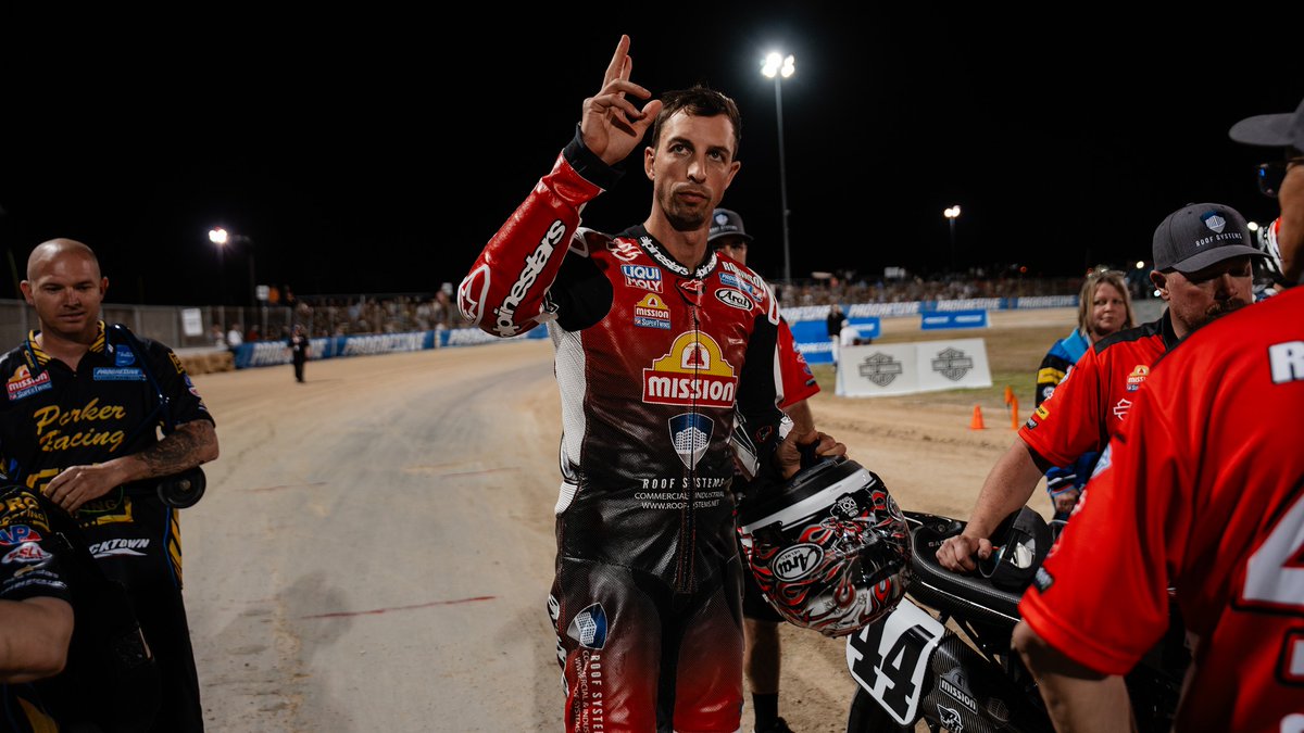 AmericanFlatTrk's tweet photo. Raise your hand if you are ready for flat track to take over California โ
#FlatTrack #AmericanFlatTrack #VenturaST #SilverDollarST https://t.co/WrCRKzvwG6