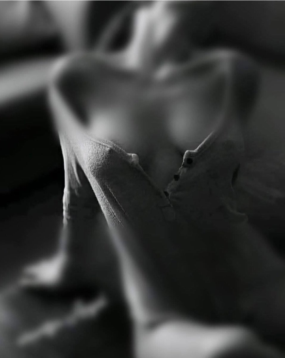 🕯️ ⛧ ᴅᴇsᴇᴏ ᴇɴᴛʀᴇ ʟíɴᴇᴀs | ᴛɪɴᴛᴀ qᴜᴇ ᴀʀᴅᴇ ⛧ 🕯️ tweet media