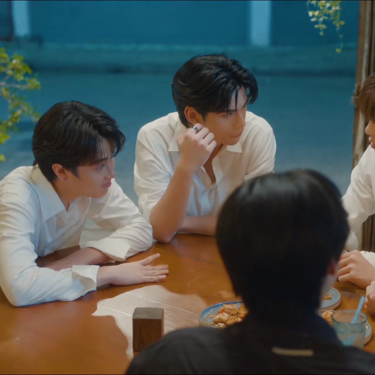 savemeowz's tweet photo. FUCK OFF TONGPAE IN ONE FRAME 

DUANG WITH YOU EP10
#ด้วงกับเธอEP10 
#ท่านโปรดคลื่น #theewave https://t.co/eqz4CC5jaA