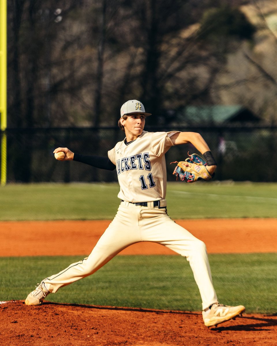 bradyrey11's tweet photo. Halfway through High School season! Love this team. https://t.co/OcX3zfbIX9