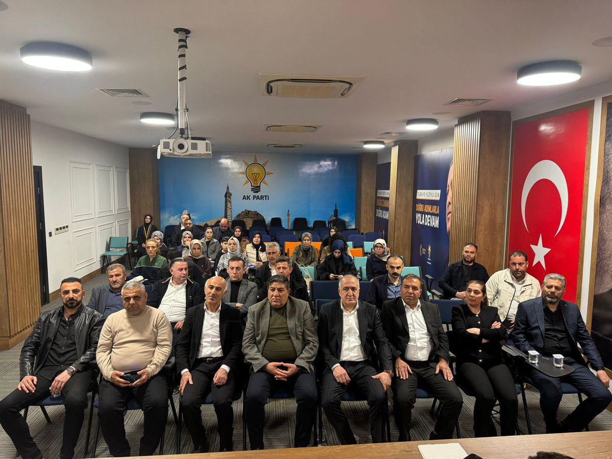 İl Seçim İşleri Başkanımız Sn. Davut Arzu’nun başkanlığında gerçekleştirilen, 17 ilçe üç kademe İl Seçim İşleri Birim Başkanlarımızın  iştirak ettiği istişare toplantısına ,İl Kadın Kolları Seçim İşleri Başkanımız katılım sağladı.
#akkadın #MilletimizleNiyetimizBir #keşfetteyiz