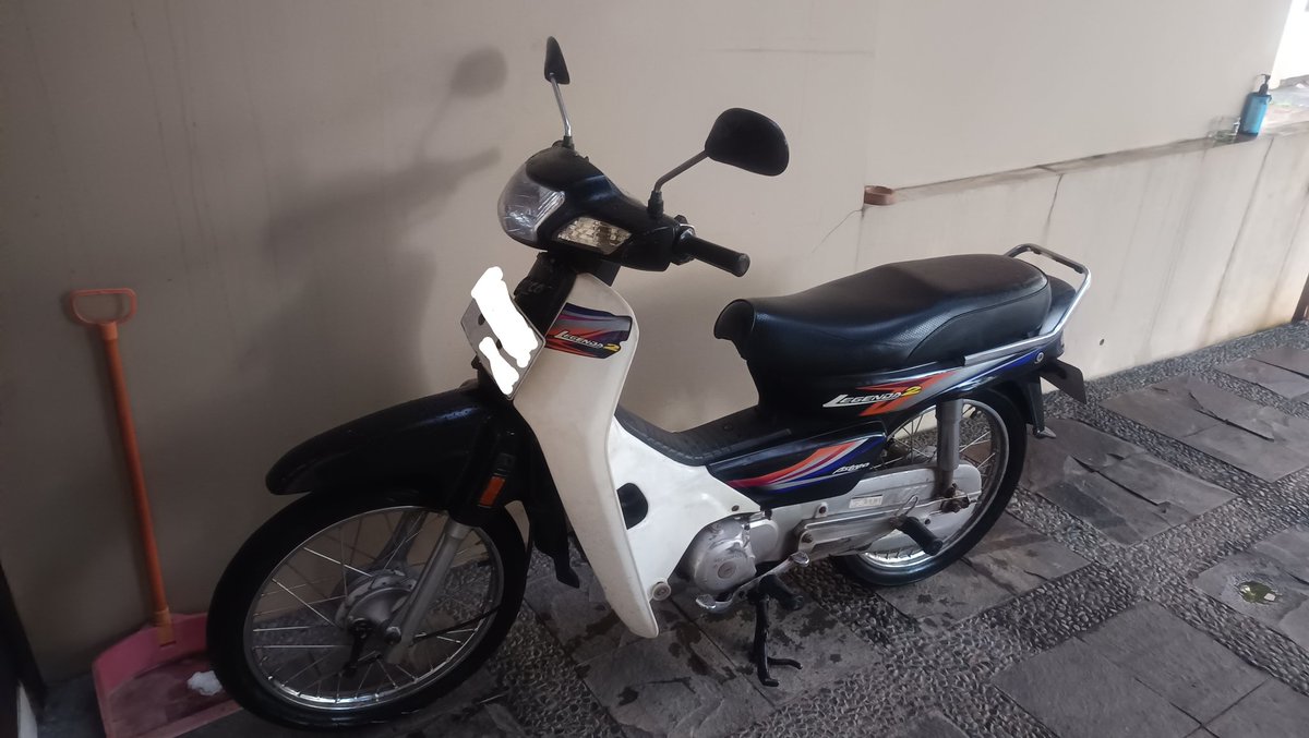 A Parang Stuck On Wood tweet media