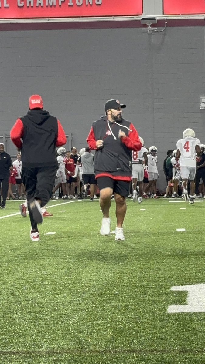 mattkellner121's tweet image. When the team runs, coaches run too.

Absolutely electric movement from Matt Patricia.

#Buckeyes