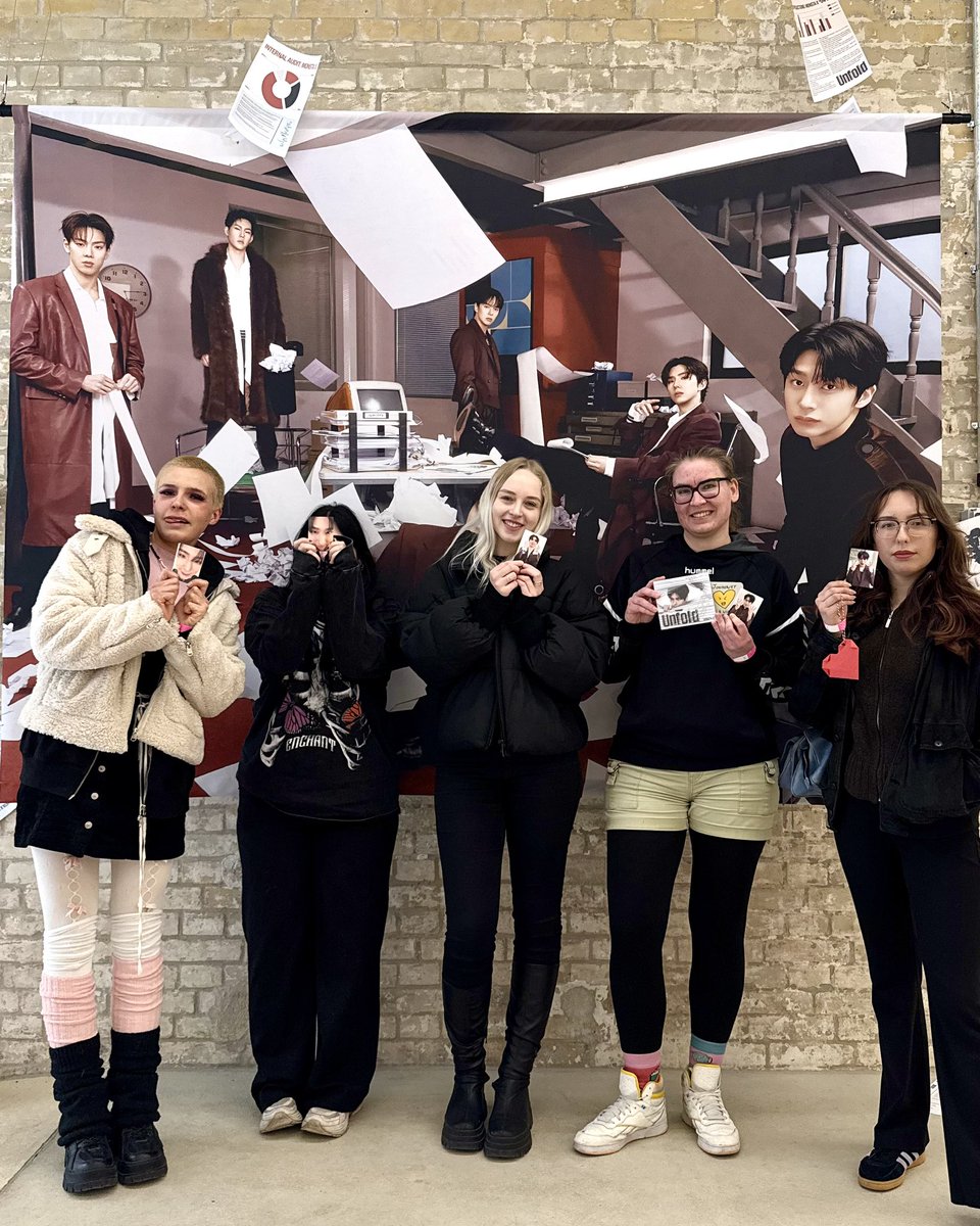 hello82 BERLIN tweet media