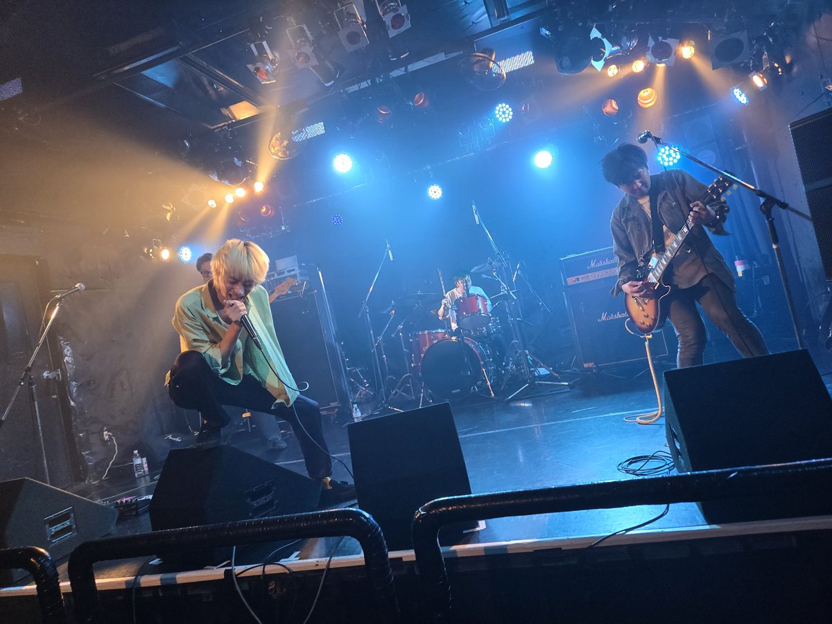 G_Gatt_Dr's tweet photo. KISSSSAKI 1st Full Album
"TOKYO SHOXX" Release Tour
ありがとうございました😀
対バンの皆さん、見に来てくれたお客さん、SONIC のスタッフの皆さん、声かけてくれた後藤くん、ありがとうございました。
スゴい楽しかった〜😀
#KISSSSAKI
#HiGi https://t.co/d80Zlv9HyM