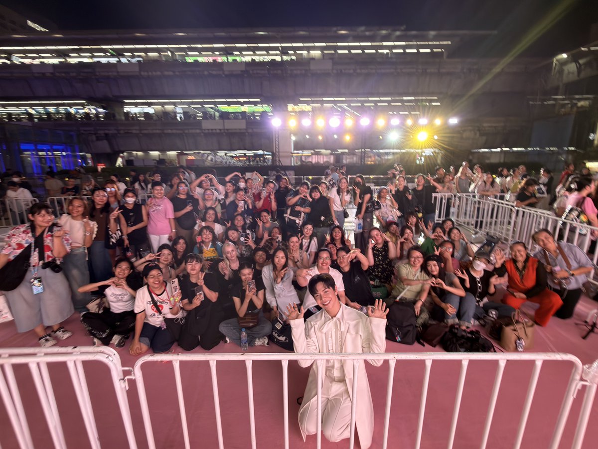 BABE 🐽 tweet media