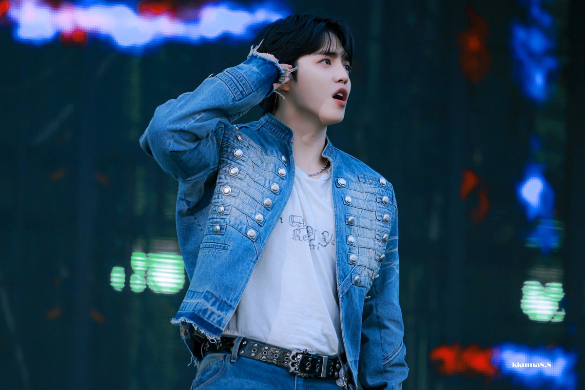 kkuma8_8's tweet photo. 20260404 SEVENTEEN WORLD TOUR [NEW_] ENCORE
DAY 1

#에스쿱스 #SCOUPS
#승철 #최승철
#세븐틴 #SEVENTEEN
@pledis_17 https://t.co/U6Sd47T9wa