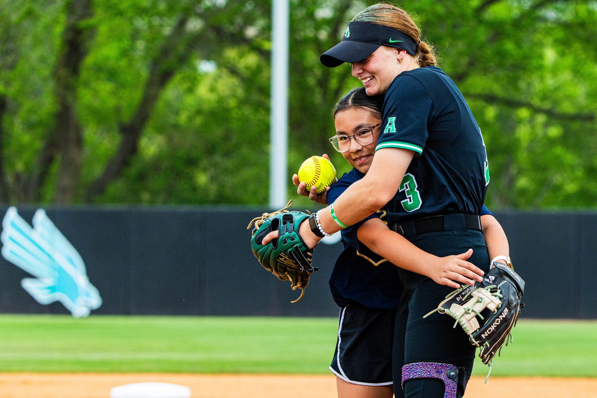 UNT Softball tweet media