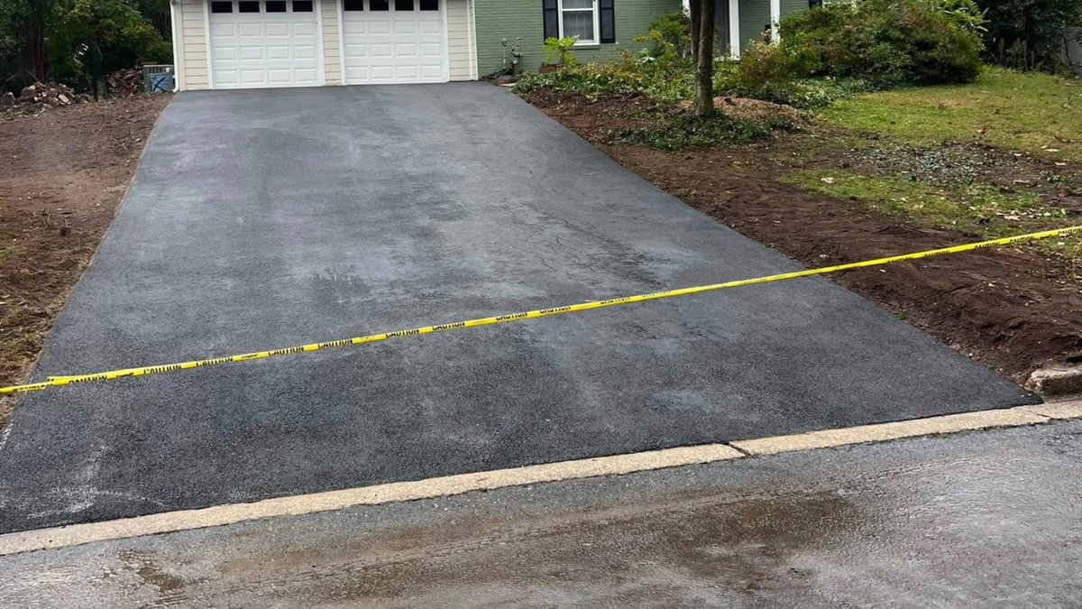 RJSonsPaving's tweet photo. Transform your pavement with our professional asphalt paving and repair services! From driveways to parking lots, we've got you covered. Contact us for a FREE estimate today! 🛣️✨ #asphaltpaving #drivewayrepair https://t.co/iKO3qc68YU