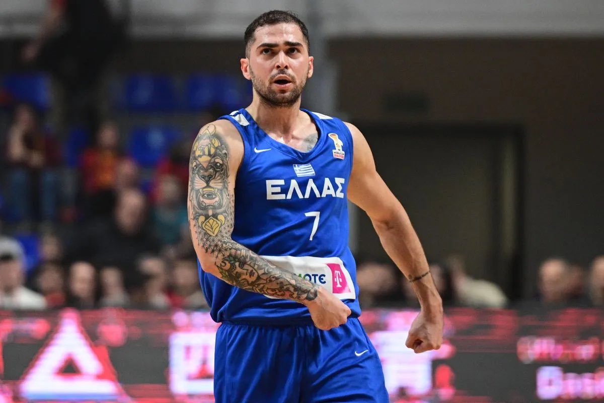 Giorgakis💣 tweet media