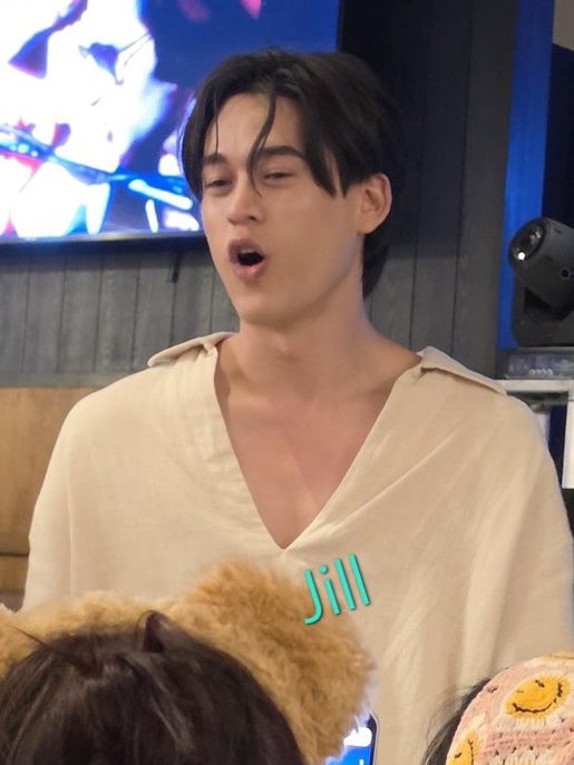 JG | -'🍷⁠*⁠.⁠✧ *my gawin’s beauty* tweet media