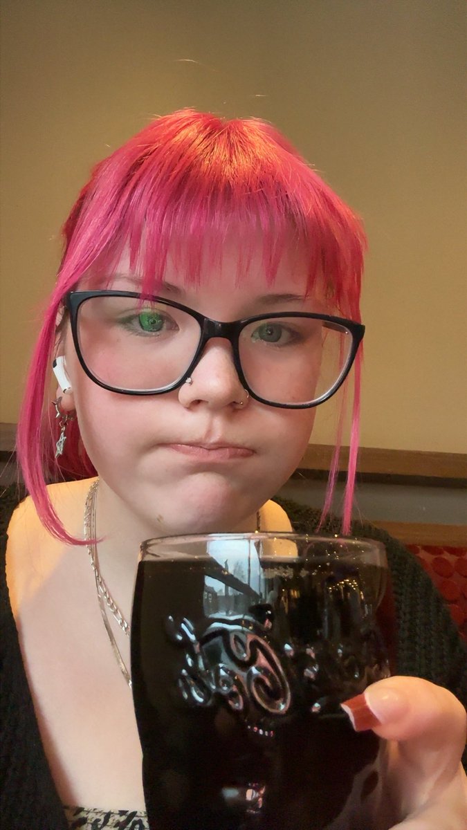 shanes pink lacy thong 🍎 tweet media