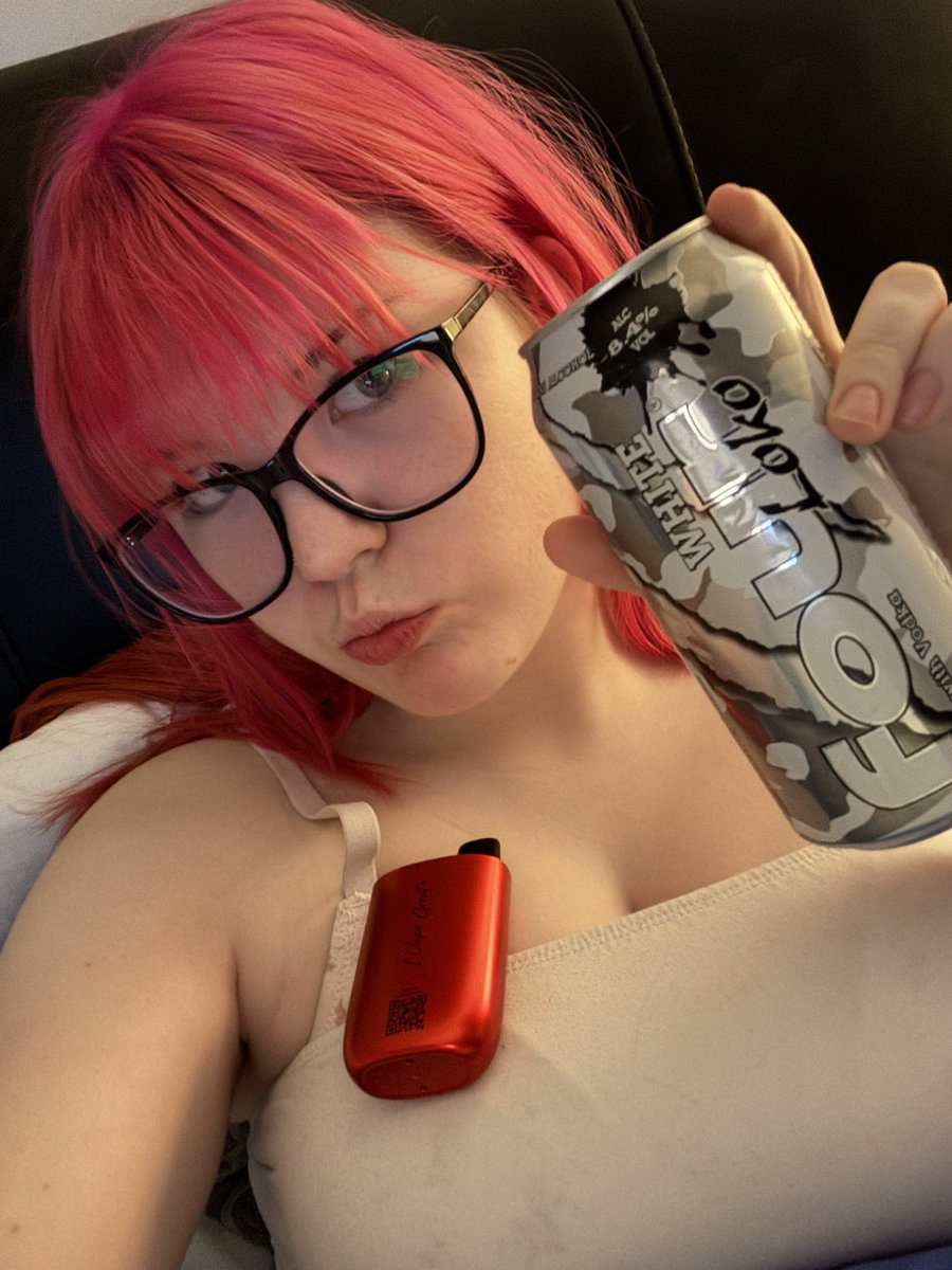 shanes pink lacy thong 🍎 tweet media