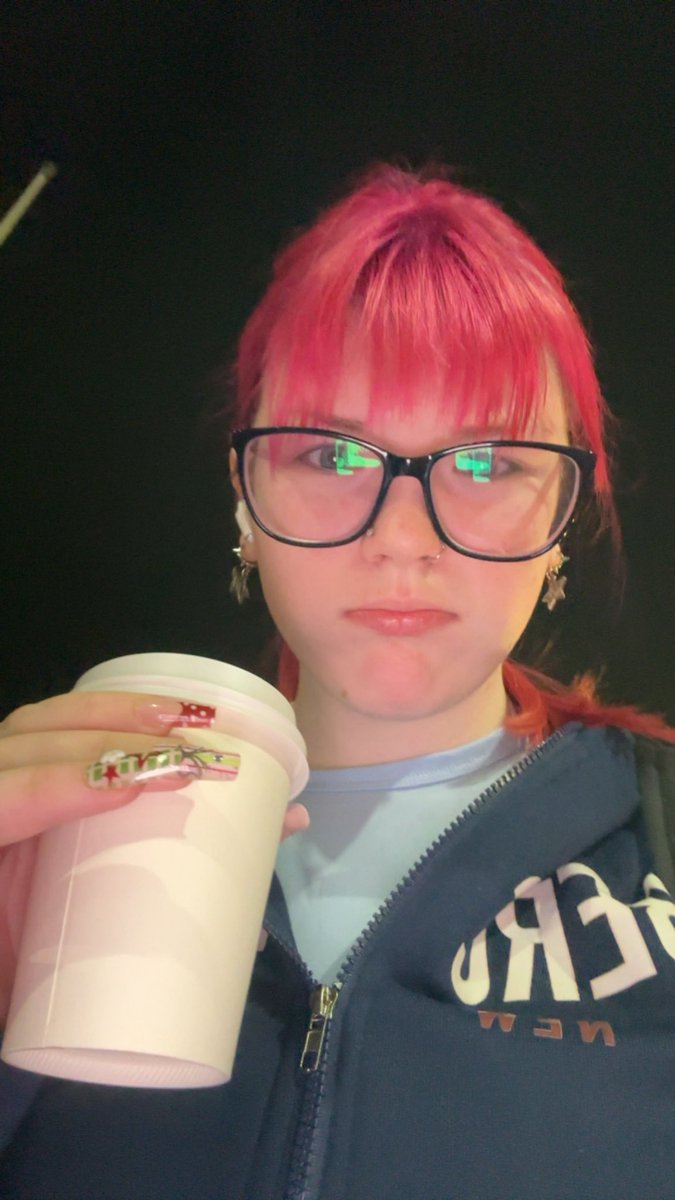 shanes pink lacy thong 🍎 tweet media