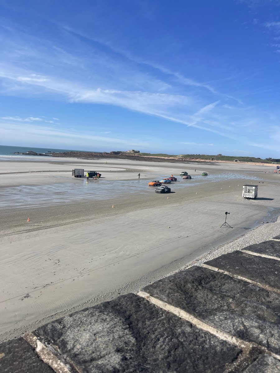 jojomay1's tweet photo. Thought I was in Monaco for a minute there to be honest 🥴🤣🤣 #sandracing #vazon https://t.co/8dDpL4V7LT