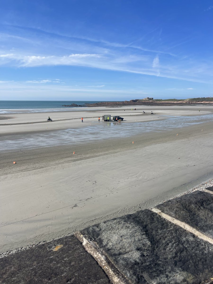 jojomay1's tweet photo. Thought I was in Monaco for a minute there to be honest 🥴🤣🤣 #sandracing #vazon https://t.co/8dDpL4V7LT