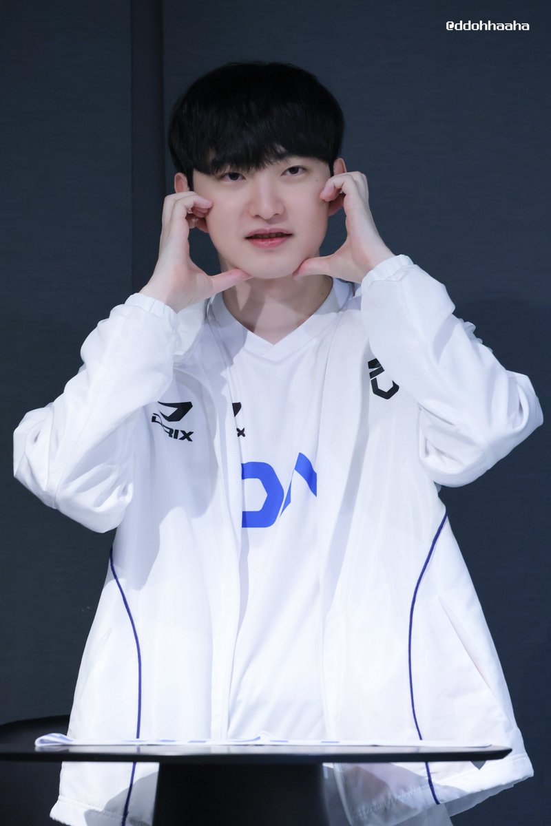 또하 tweet media