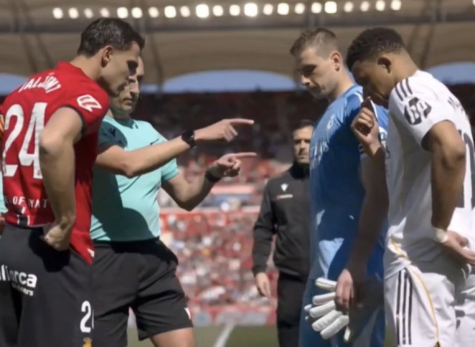 Total Football tweet media