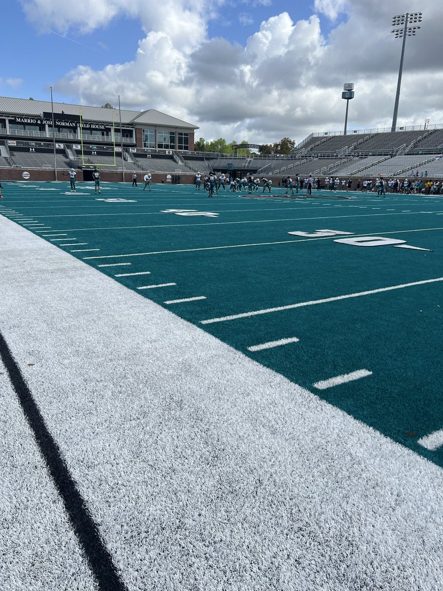 MurrayTyle3619's tweet photo. Had a great practice visit today at @CoastalFootball loving the staff and the people can’t wait to be back! @CoachCParrott @L_Armstrong3 @coach_bras @Coach_Stan3 https://t.co/XKwSIDuwMX