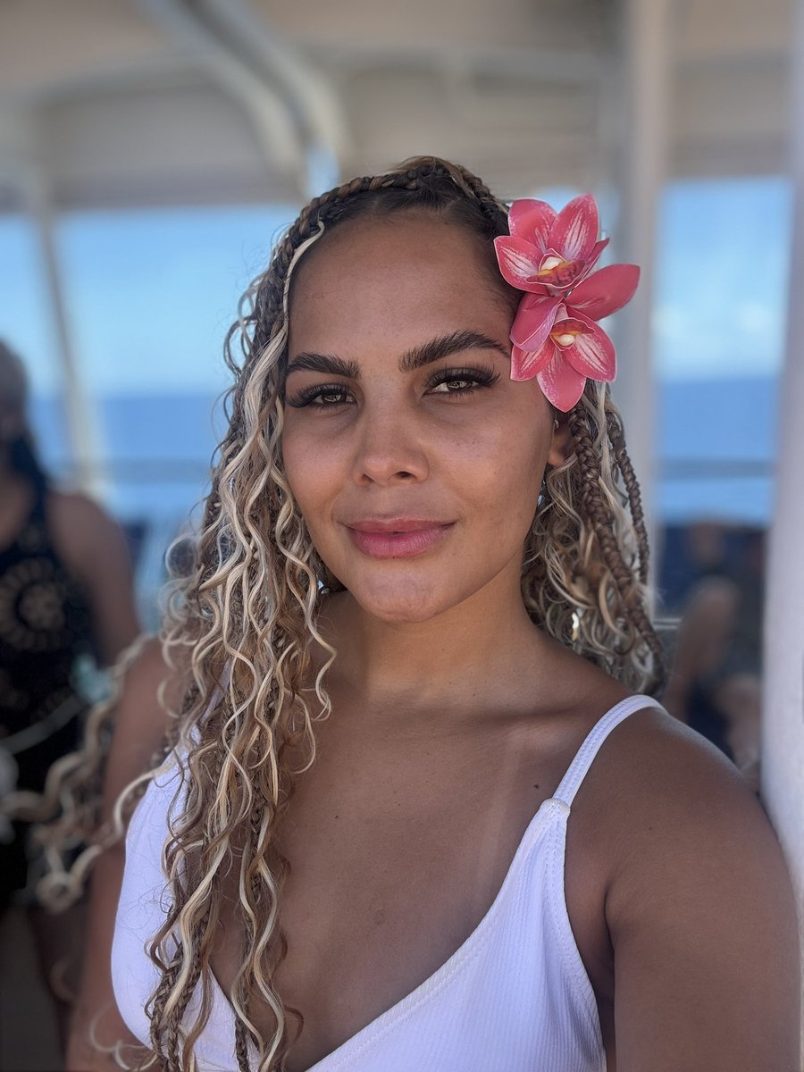 La chica de la isla 🌼