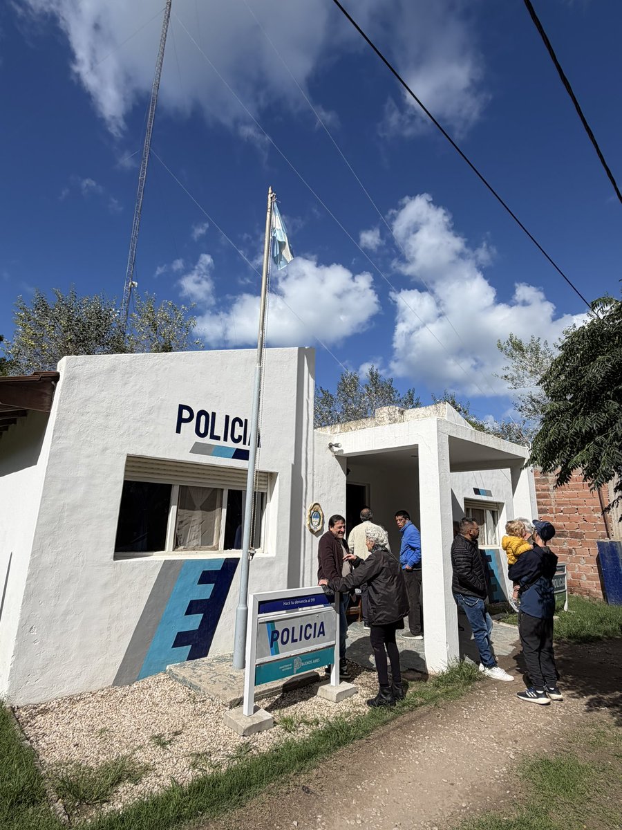 jsanchezcharro's tweet photo. Hoy se inauguraron 25 cámaras de monitoreo en Mar del sur gracias al aporte de la Cooperativa Eléctrica.

Esto si es GESTION QUE AVANZA. Felicitaciones!! https://t.co/XFeFtudQfP