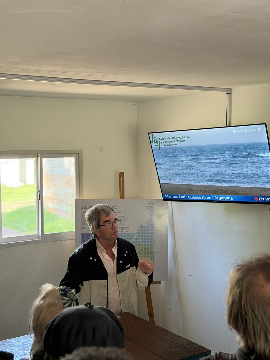 jsanchezcharro's tweet photo. Hoy se inauguraron 25 cámaras de monitoreo en Mar del sur gracias al aporte de la Cooperativa Eléctrica.

Esto si es GESTION QUE AVANZA. Felicitaciones!! https://t.co/XFeFtudQfP