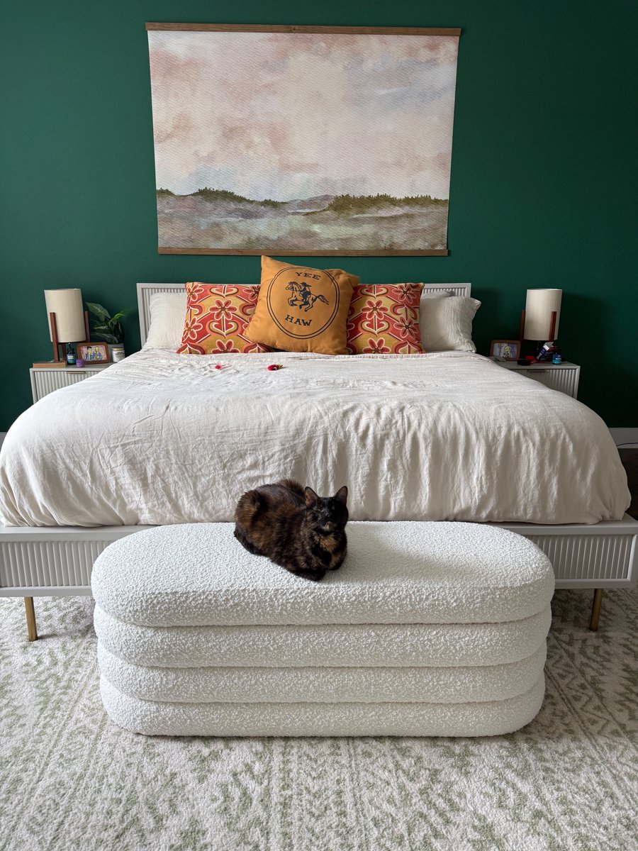 Laura Lux 🦖🪐 tweet media