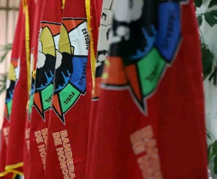 Felicidades a los excuadros de la UJC  en este #4DeAbril 🇨🇺

Hoy reconocemos con orgullo a quienes, formados en la Unión de Jóvenes Comunistas, multiplican sus saberes y experiencias como cuadros del glorioso Partido Comunista de Cuba.  
#SanctiSpíritusEnMarcha