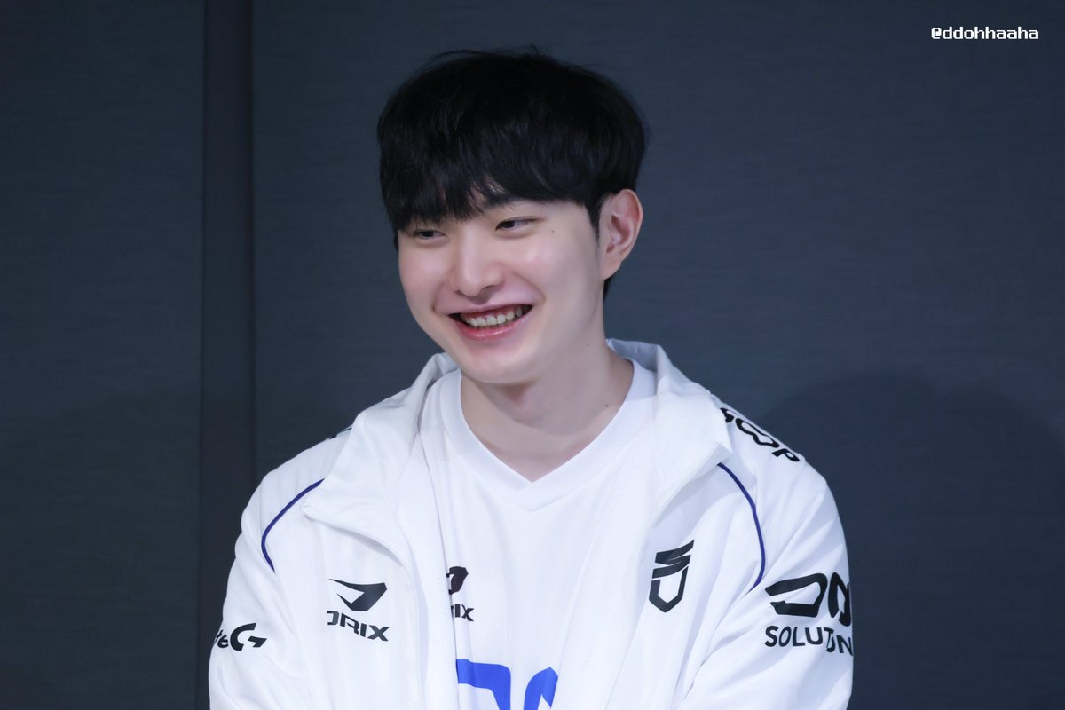 또하 tweet media