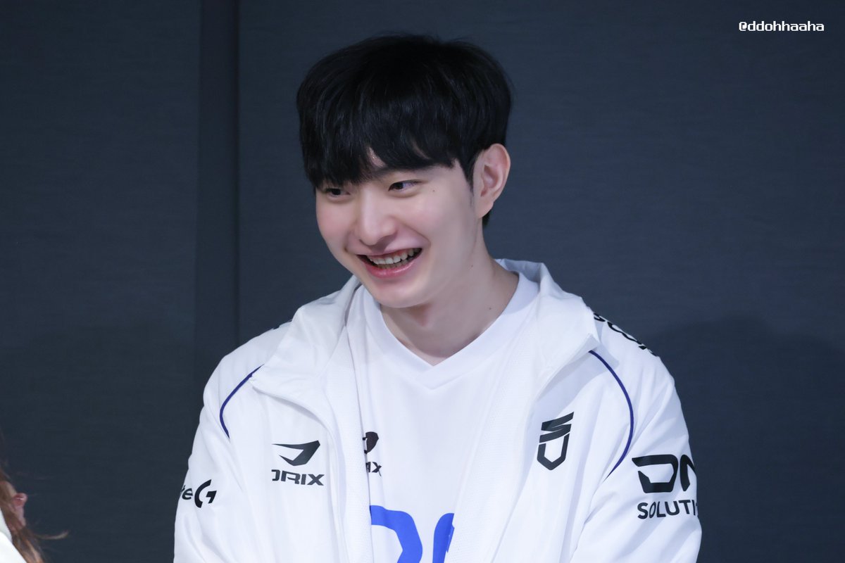 또하 tweet media