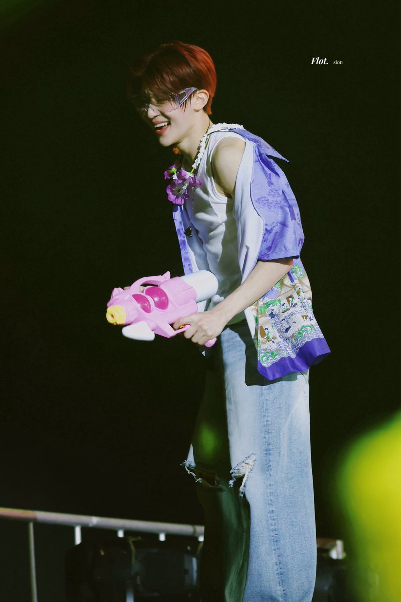 𝐹𝑙𝑜𝑡. tweet media